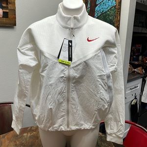NWT Women’s Nike Sportswear Jacket
